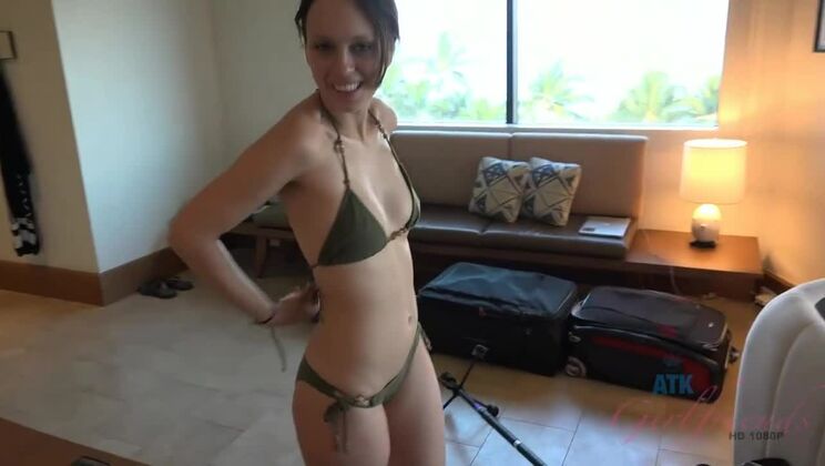 Jade Nile’s Hairy Pussy Takes a Creampie - POV Fuck