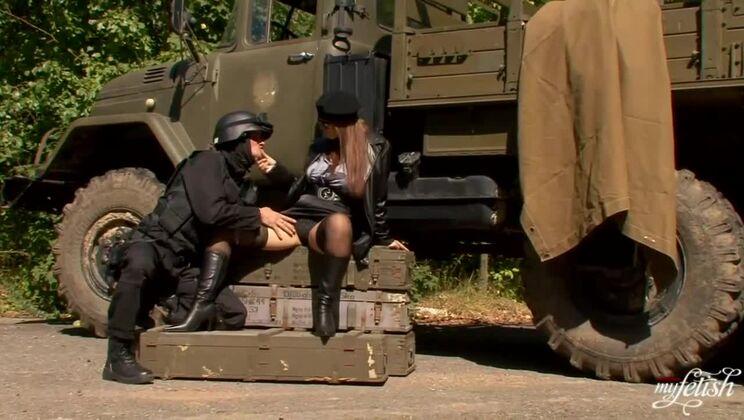 Big Cock Cummando Fucks Blonde MILF - Dominno Outdoor