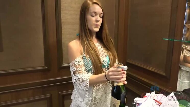 Amateur creampie with foot fetish queen Kimberly Brix