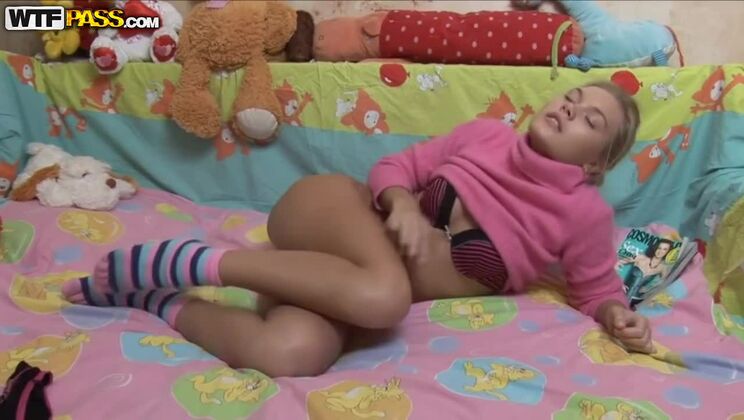 Amateur blonde with piercing loves Ben-Wa balls