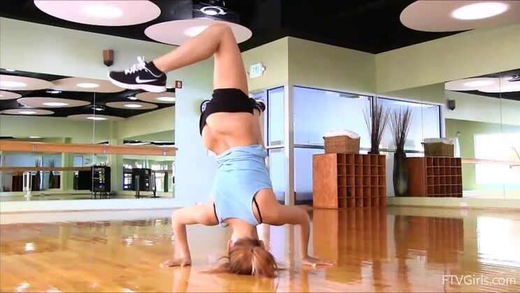 Anita's Nudist Solo - Young and Beautiful