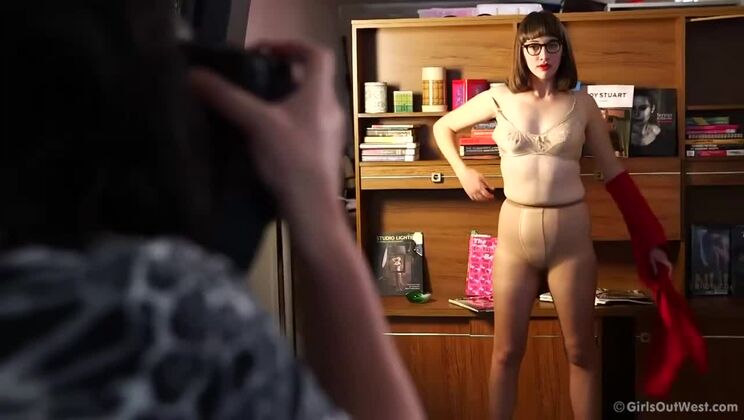 Sadie's Nude Photoshoot Behind The Scenes