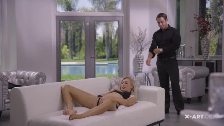 Beautiful Blonde Alexa in an Erotic Meet