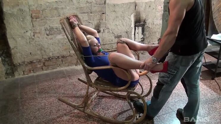 Melanie Crush In BDSM: Fucking Machine Brings Her Pleasure