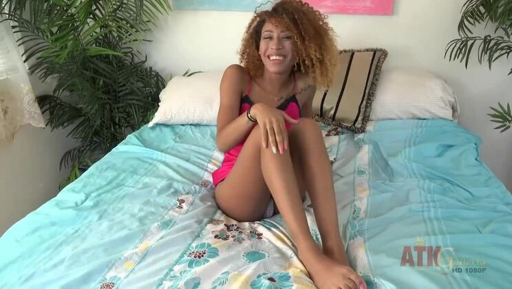 Kendall Woods Ebony Masturbation
