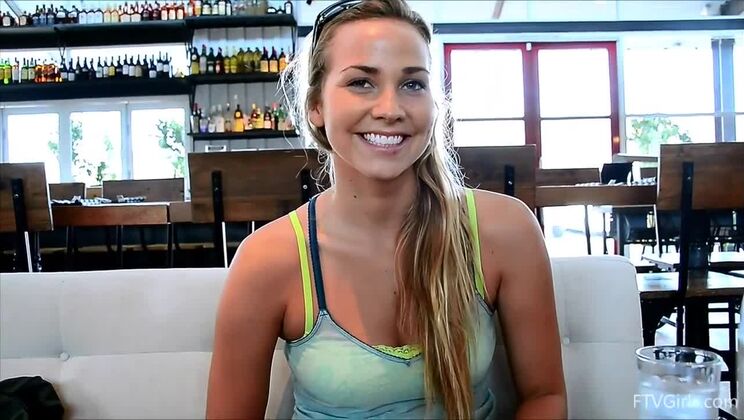 Beautiful Flexible Girl - Courtney's Solo