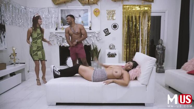 Big Boobs Brunette Violet Myers In Interracial Hardcore