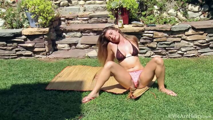 Brunette's Outdoor Solo Tease