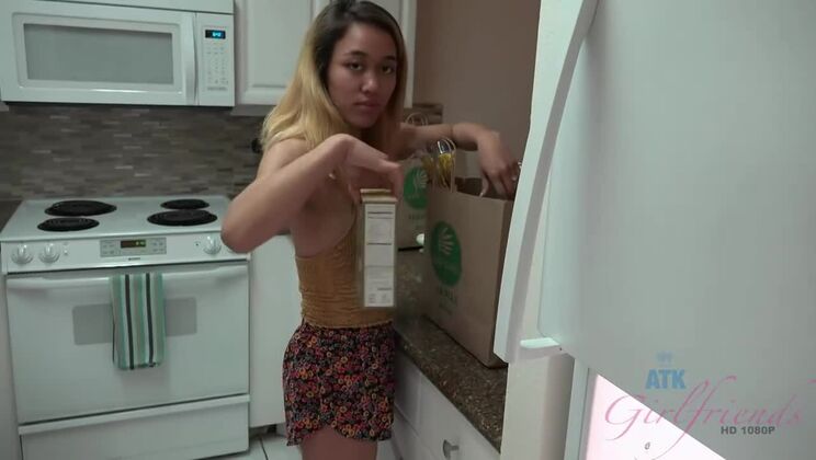 Meet Aria Skye in Paradise for the First Time!