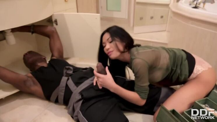 [DDFNetwork] - Big Titted Polly Pons Sucks Plumber's Cock - Polly Pons