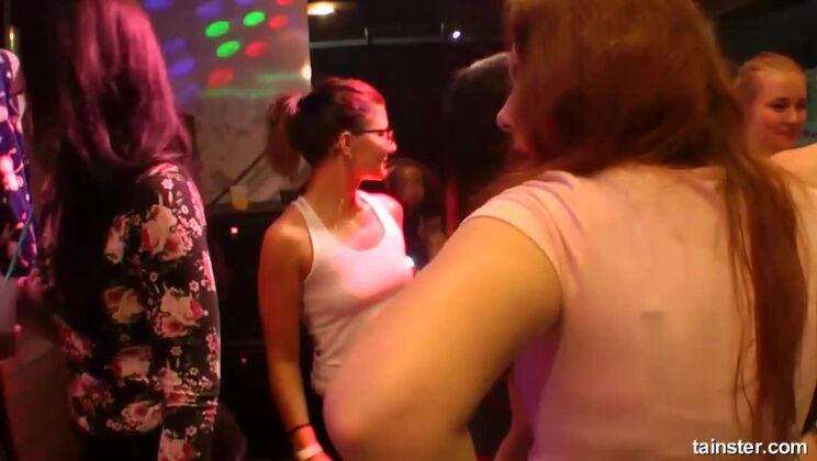 [Tainster] - Crazy Cumshot Party with MILFs and Big Cocks