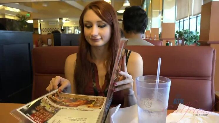 Violet Monroe MILF Toys Herself to Orgasm