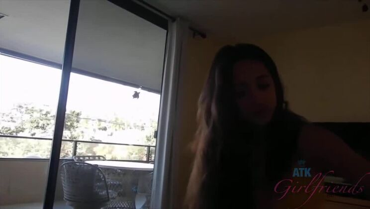 Brunette Mi Ha Doan in Amateur Creampie