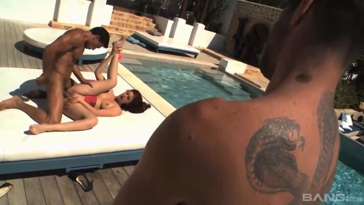 Mira Sunset's Pussy Cumshot in Outdoor Threesome