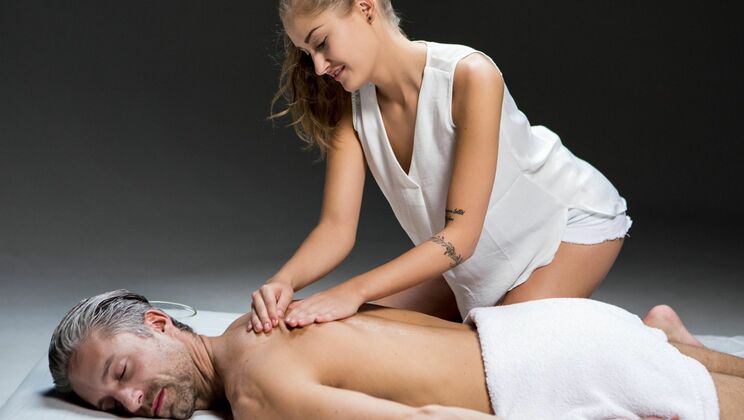 [Joymii] - Pussy Licked and Cum Covered: Tiffany's Massage - Lutro - Tiffany Tatum