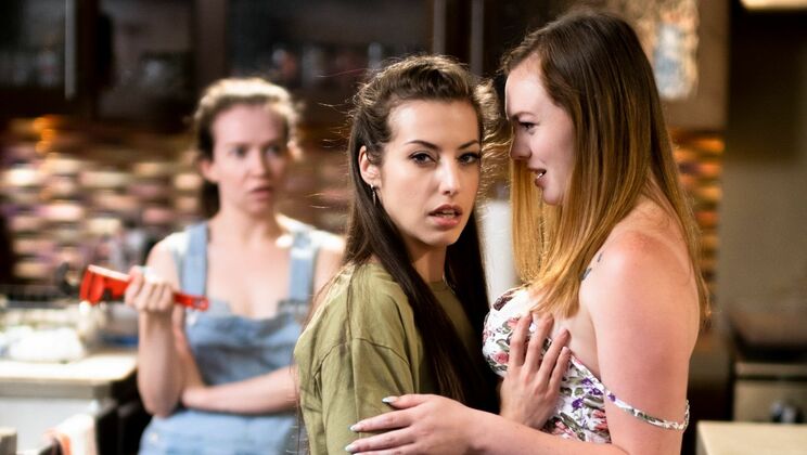 Fingering and Rimming Teen Lesbians