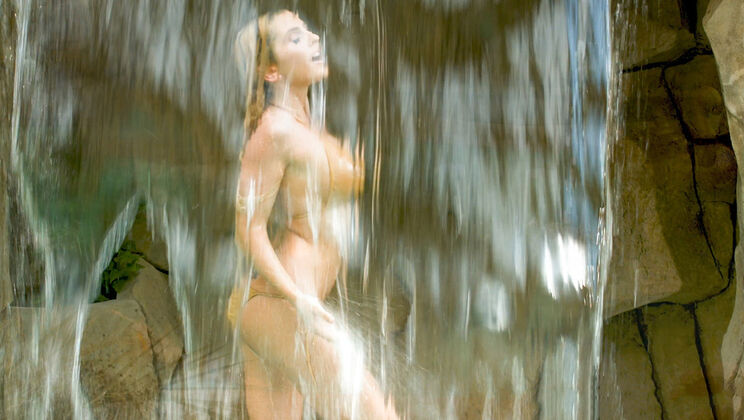 [MYLF] - Chad White and Christie Stevens Pool Sex