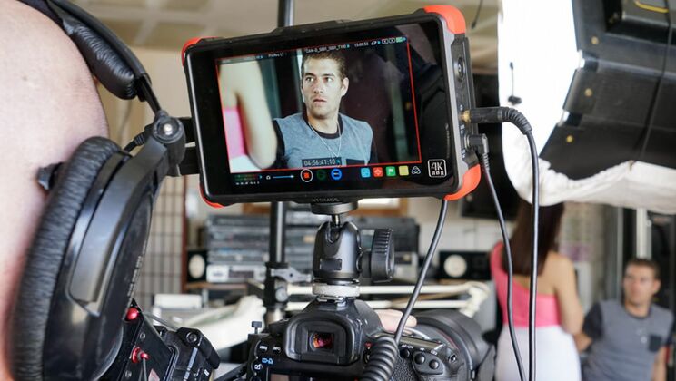 Big Tits Latina Star Valentina Nappi Takes the Stage