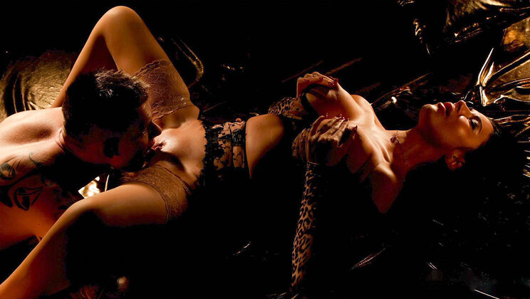 Brandi Love & Ania Kinski’s Dirty Threesome