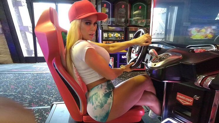 Dirty Mind: Nikki Delano Begs for Sam Shock’s Cock