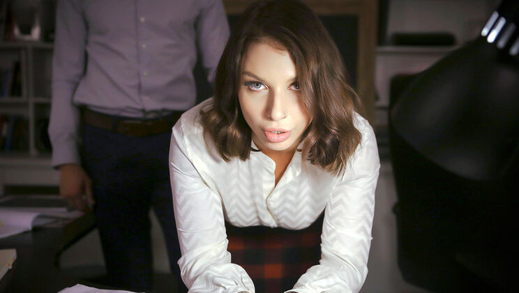 Damon Dice Fulfills Ivy's Dick Needs