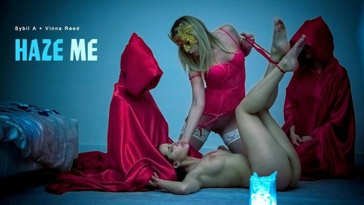 [Babes.com] - Shaved Pussy and Natural Tits Outdoor Lesbian Action - Sybil - Vinna Reed