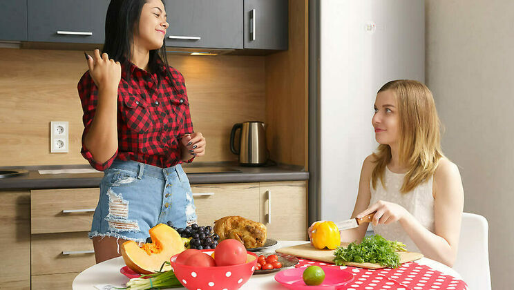 [ClubSweethearts] - Thanksgiving Lesbian Fun