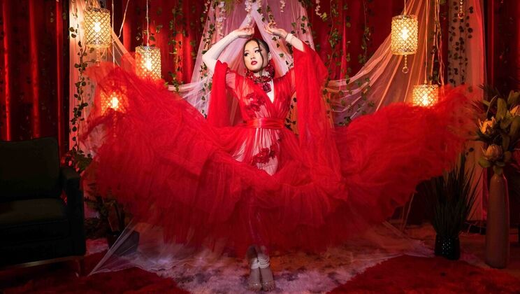 [Brazzers] - Petite Lulu Chu Gets Facial