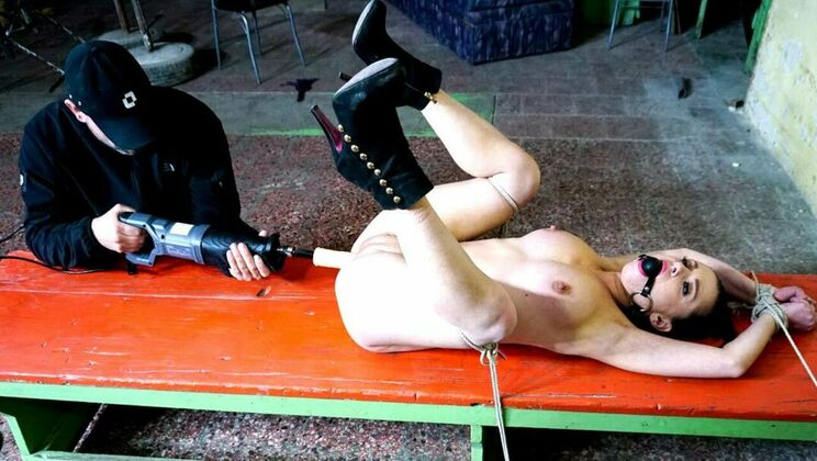 [Submissed] - Azoe gets dominated by powerful fucking machine - Azoe