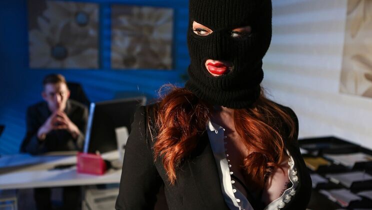 [Brazzers] - Zara DuRose in Stockings Gets Pussy Licked