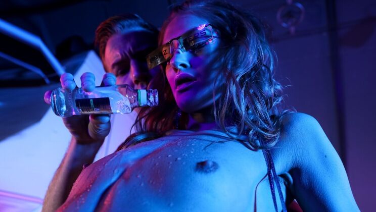 Short Hair Cute Gets Facial