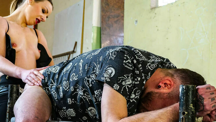 Lilit Sweet in Amateur Hardcore Sex Toy Play