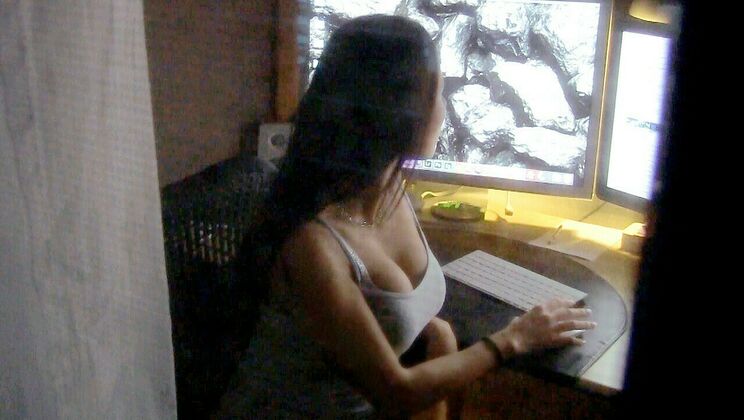 Busty Babe Rides Cowgirl in Reverse