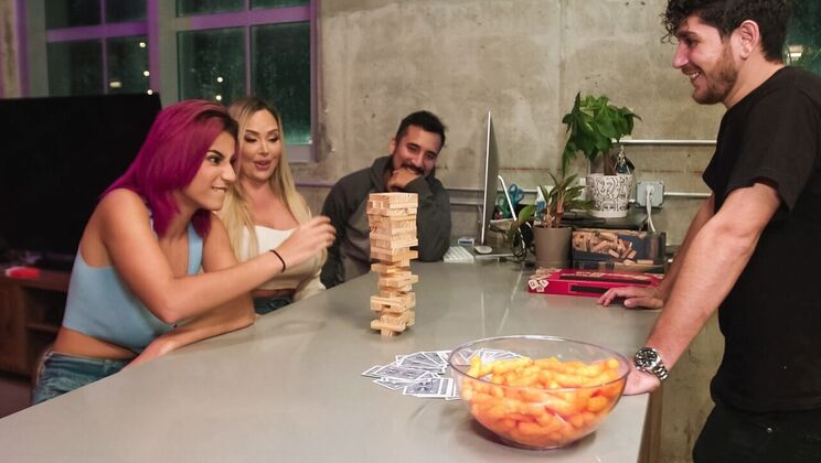 [WeLiveTogether] - Amateur Lesbians Callie and Roxie Get Naughty - Callie Brooks - Roxie Sinner