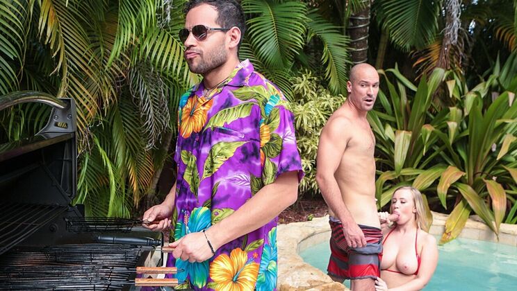 Blonde Bombshell Bailey Brooke Gets Dicked in the Pool