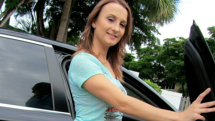 [StrandedTeens] - Fuck in Car with Indiana Cutie - Sadie Leigh