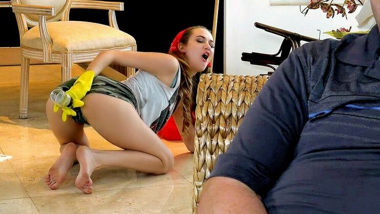 Kneeling Samantha Hayes