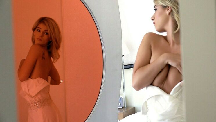 Deepthroat Bridesmaid Gets Facial