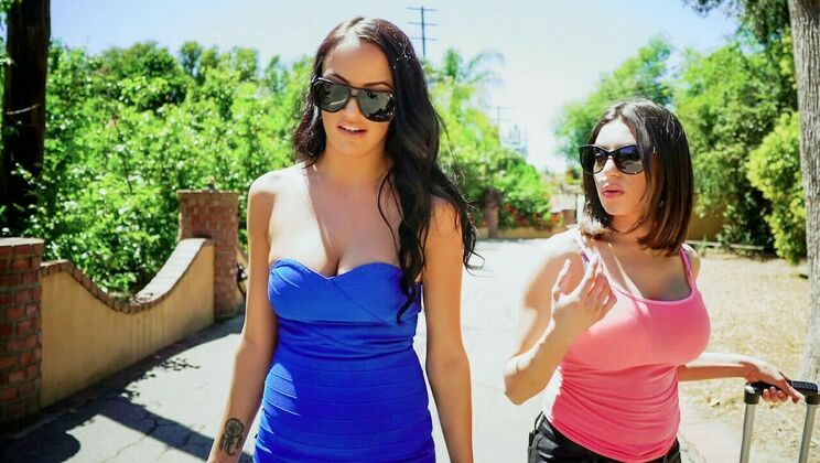 [GirlsGonePink] - Shower Lesbian Encounter - Darcie Dolce - Sofi Ryan