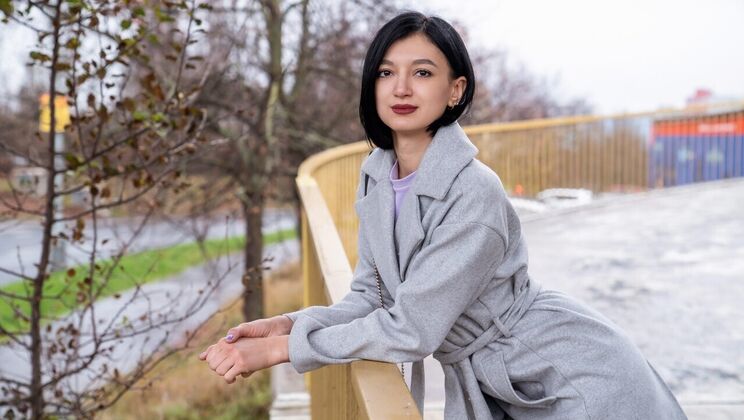 [PublicAgent] - Doggystyle Fucking with a Russian Teen - Martin Gun - Madison Quinn