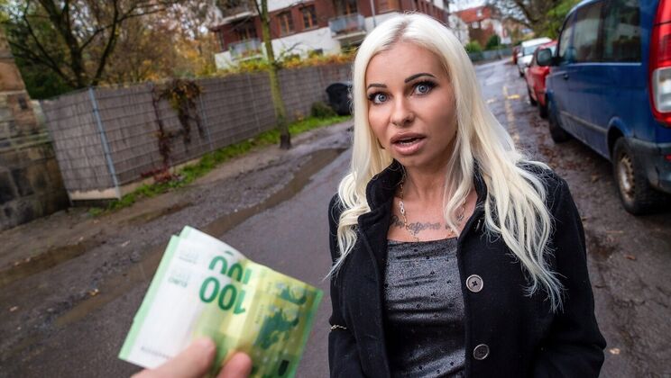 [PublicAgent] - Blonde Bombshell MILF in Outdoor Sex