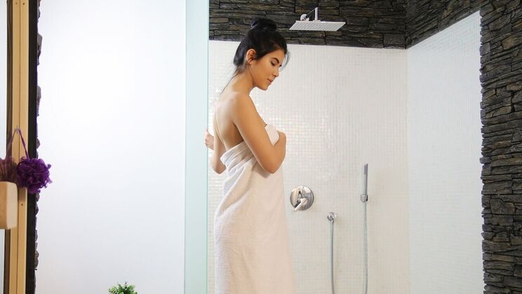 Big Cock and Wet Pussy in Shower Fun