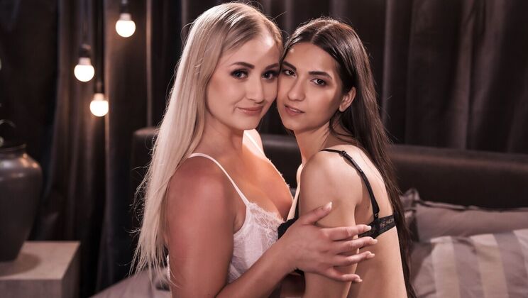 [Lesbea] - Orgasmic Lesbians - Cayla & Moona - Cayla Lyons - Moona Snake