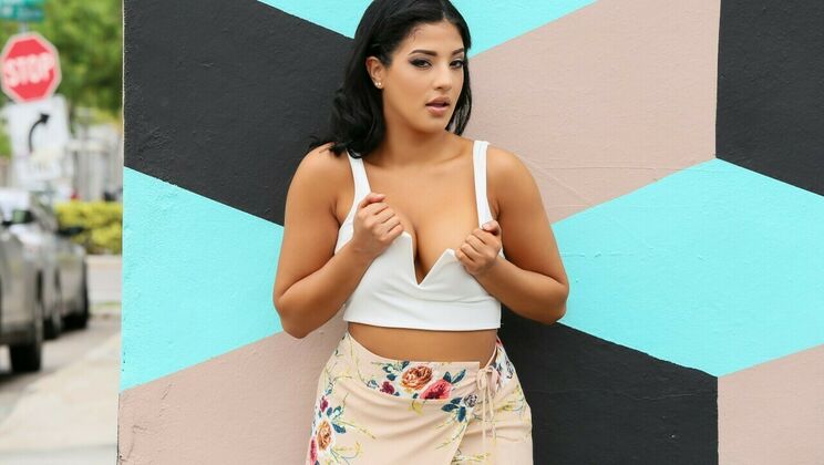 [PublicPickups] - Tattooed Cutie Gets Pierced Pussy - Oliver Flynn - Kosame Dash