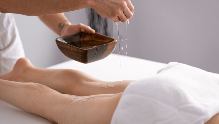 [MassageRooms] - Massage Turns into Fuck for Italian Teen - Max Dior - Francesca Palma