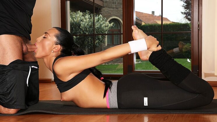 Anna Rose's Private Yoga Class Ends with Cumshot