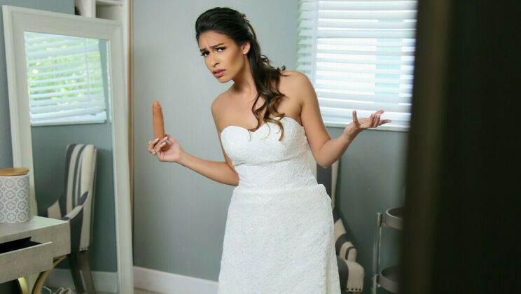 Blowjob on the Wedding Day