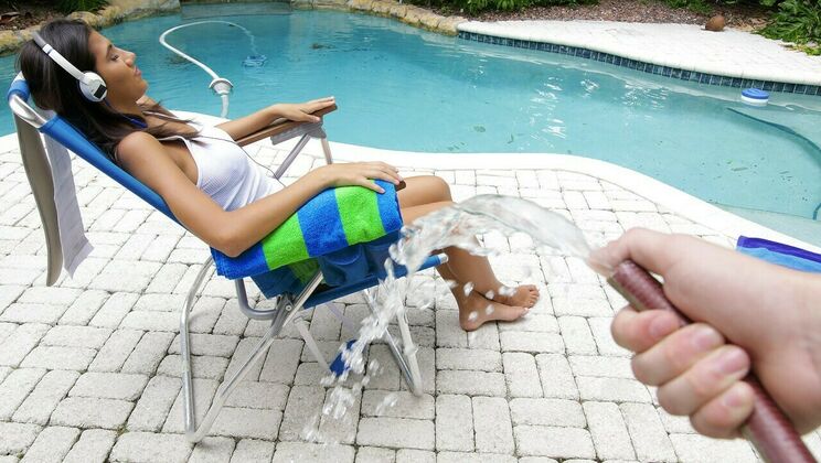 Natural Tits Latina Amateur Gets Tricked