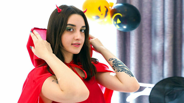 [ClubSweethearts] - Halloween Little Devil - Eva Tender's Shaved Solo Play - Eva Tender