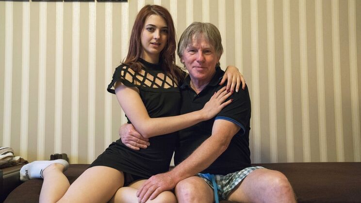 [Oldje] - Skinny Tera Link and Felix in a Steamy Missionary Session